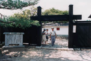 �����L�O��